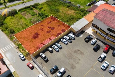 Lote de 596 metros con 19.98 metros de frente