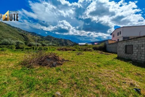 Lote de 596 metros con 19.98 metros de frente