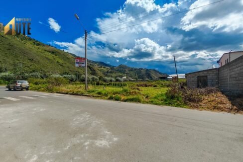 Lote de 596 metros con 19.98 metros de frente