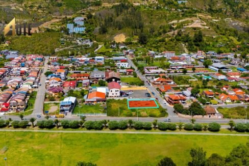 Lote de 596 metros con 19.98 metros de frente