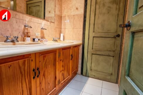 Baños del dormitorio #3 y #4